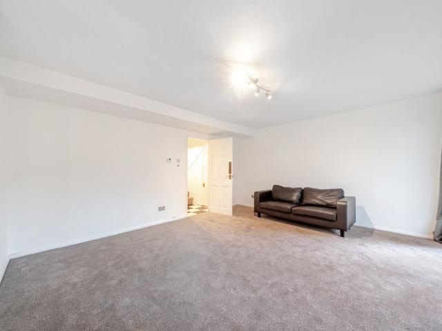 Blackheath Grove, Blackheath, London SE3, 3 bed flat to rent, £2,600 pcm | PrimeLocation