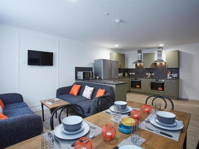 Blackhorse Lane, London E17 1 bed in a flat share to rent £1,174 pcm £271 pw