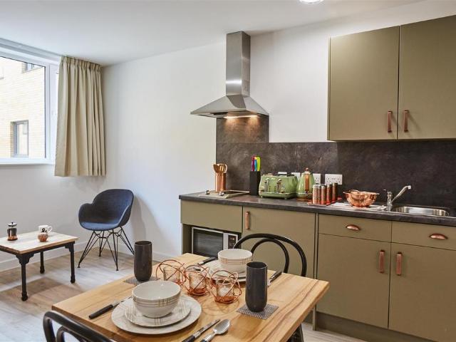 Blackhorse Lane, London E17 Studio to rent £1,816 pcm £419 pw