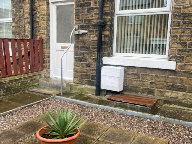 Blackhouse Road, Huddersfield HD2, 3 bed terraced house to rent, £850 pcm | PrimeLocation