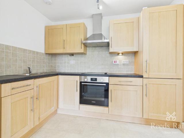 Blackpool Old Road, Lancashire FY6 1 bed apartment to rent £825 pcm £190 pw