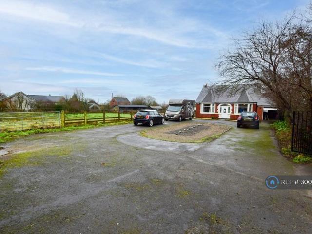 Blackpool Road, Preston, PR4 4 bed bungalow to rent £3,100 pcm £715 pw