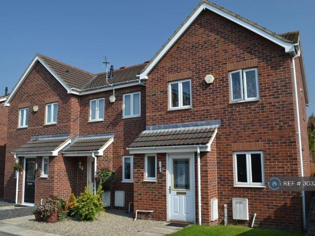 Blacksmith Mews, Robin Hood. 3 bed end of terrace house to rent £1,200 pcm £277 pw