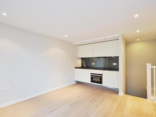 Blackthorn Avenue London N7 1 bed apartment to rent £2,250 pcm £519 pw