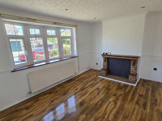 Blackthorn Drive, LU2