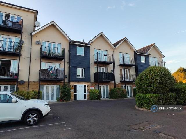 Blackthorn Road, Ilford, IG1 2 bed flat to rent £1,850 pcm £427 pw