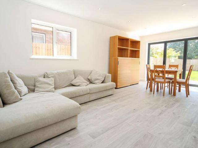 Blackthorn Road, Stratford upon Avon