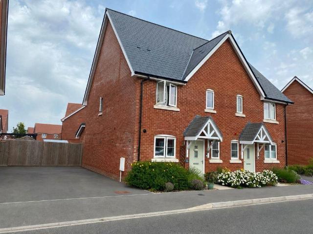 Blackthorn Way, Paddock Wood 3 bed semi detached house to rent £2,400 pcm £554 pw
