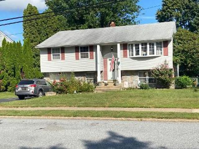 Blackthorne Ln