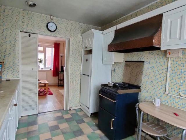 Blackwall Lane, London SE10 2 bed house share to rent £850 pcm £196 pw