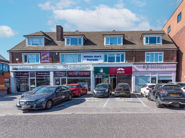 Blackwater, Camberley GU17, 2 bed flat to rent, £1,150 pcm | PrimeLocation