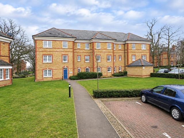 Blackwell Close, Winchmore Hill N21, 2 bed flat to rent, £1,750 pcm | PrimeLocation