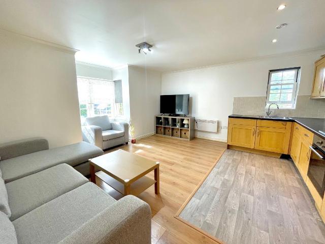 Blackwell Close, Winchmore Hill N21, 2 bed flat to rent, £2,050 pcm | PrimeLocation