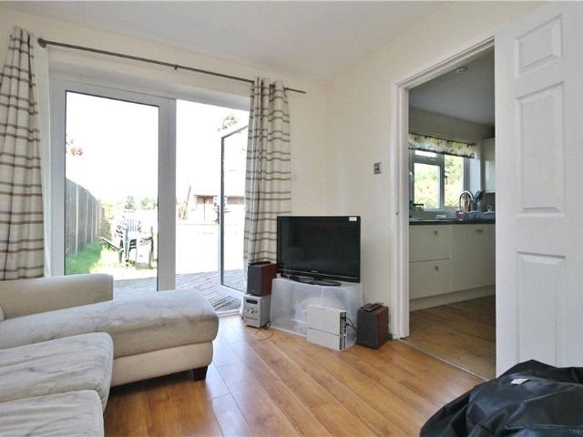Blackwell Avenue, Guildford, UK, GU2 8LU