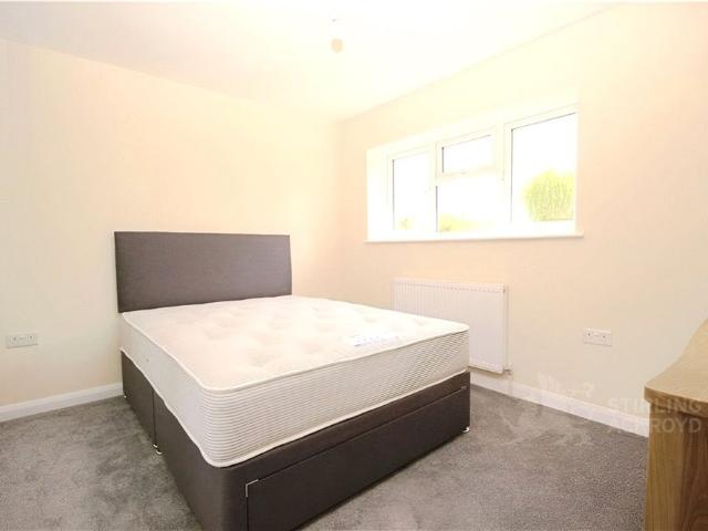 Blackwell Avenue, Guildford, Surrey, GU2 8LU