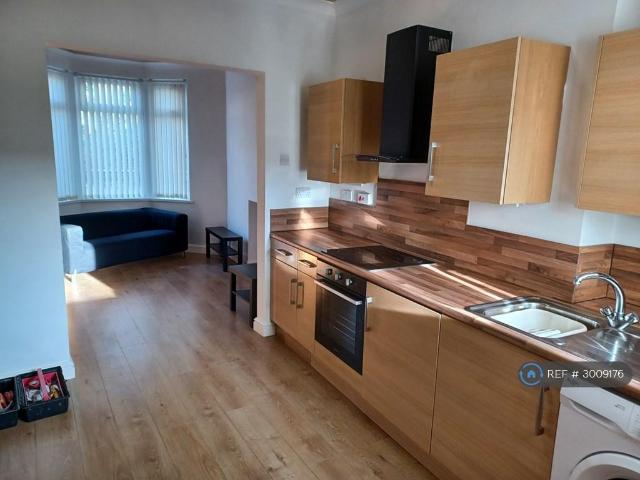 Blackwier Terrace, Cardiff, CF10 1 bed flat to rent £950 pcm £219 pw