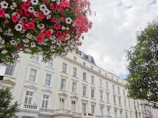 Blades Hotel, 122 Belgrave Road, London, SW1V 2BL, United Kingdom | Studio apartment for rent #99855935 | Rentberry