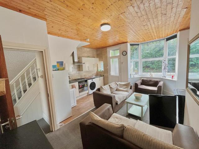 Blades Street, Lancaster LA1 4 bed private hall to rent £607 pcm £140 pw