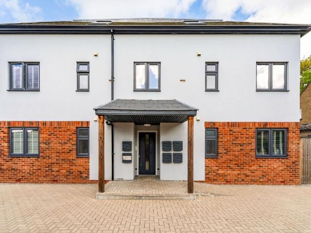 Bladon Close, Oxford OX2, 2 bed flat to rent, £2,350 pcm | PrimeLocation