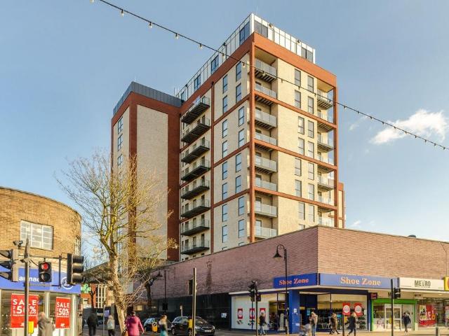Blagdon Road, New Malden, KT3 3 bed flat to rent £3,000 pcm £692 pw