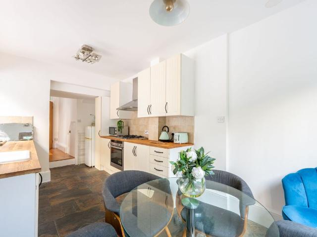 Blagrove Road, North Kensington, London W10, 1 bed flat to rent, £2,500 pcm | PrimeLocation