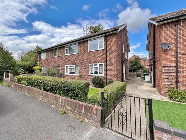 Blagrave Close, Didcot OX11, 2 bed maisonette to rent, £1,325 pcm | PrimeLocation