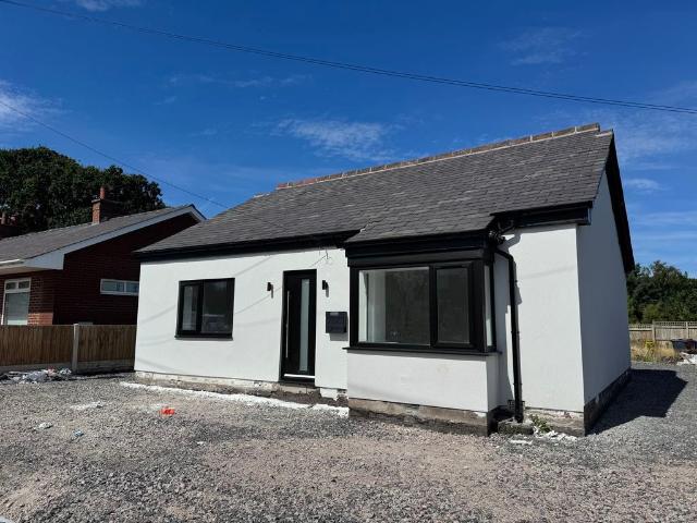 Blaguegate Lane, Lathom, Skelmersdale WN8, 4 bed detached bungalow to rent, £1,700 pcm | PrimeLocation