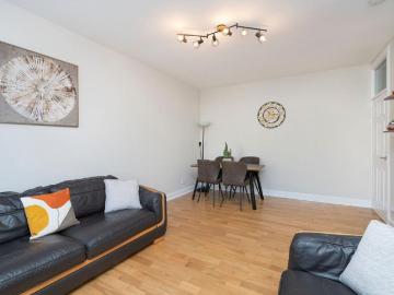 Blair Street, Edinburgh, EH1 2 bed flat to rent £1,895 pcm £437 pw