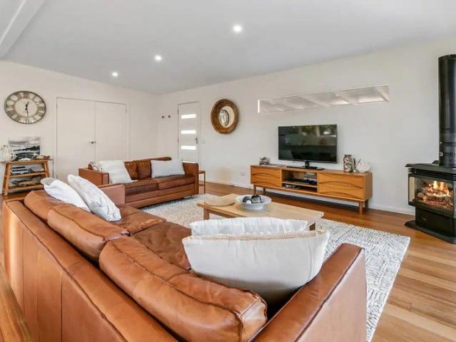 Blairgowrie Family renovated 3 bedroom FULLY FURNISHED village/beach