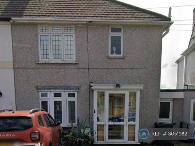 Blake Avenue, Barking, IG11 4 bed semi detached house to rent £2,500 pcm £577 pw