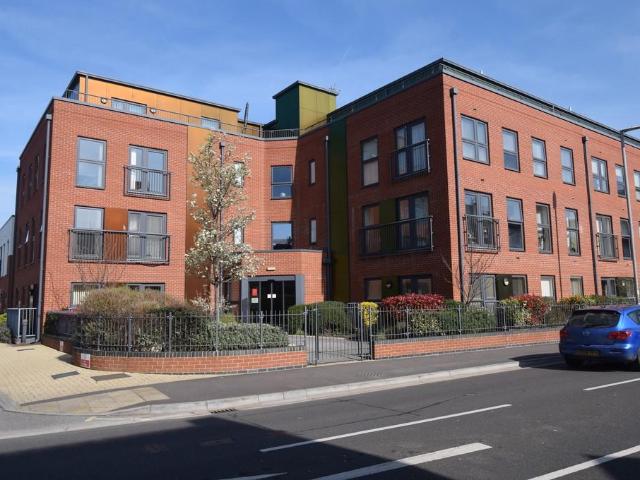 Blake Court, Somerset TA6 1 bed apartment to rent £925 pcm £213 pw