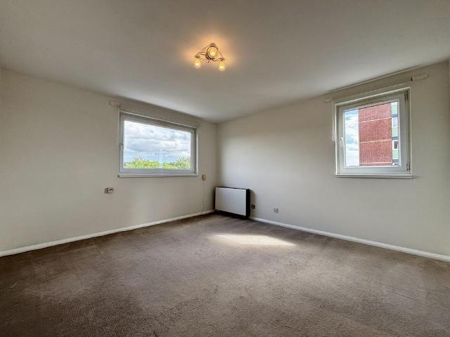 Blake House, Beckenham, BR3 2 bed apartment to rent £1,650 pcm £381 pw
