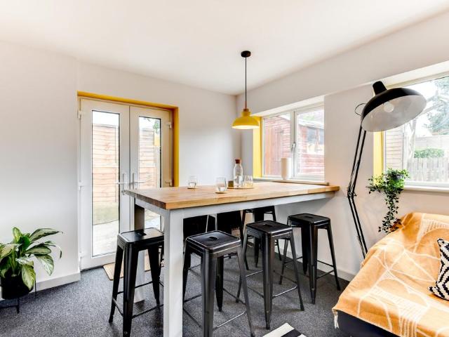 Blakeney Road, Bristol BS7 7 bed house of multiple occupation to rent £5,612 pcm £1,295 pw