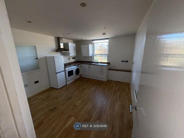Blakenham Road, London SW17, 1 bed flat to rent, £1,800 pcm | PrimeLocation