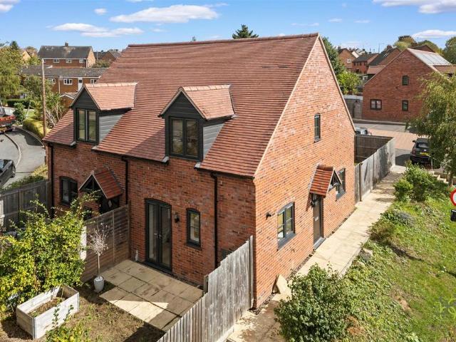 Blamore Rise, Alcester B50 2 bed semi detached house to rent £1,200 pcm £277 pw