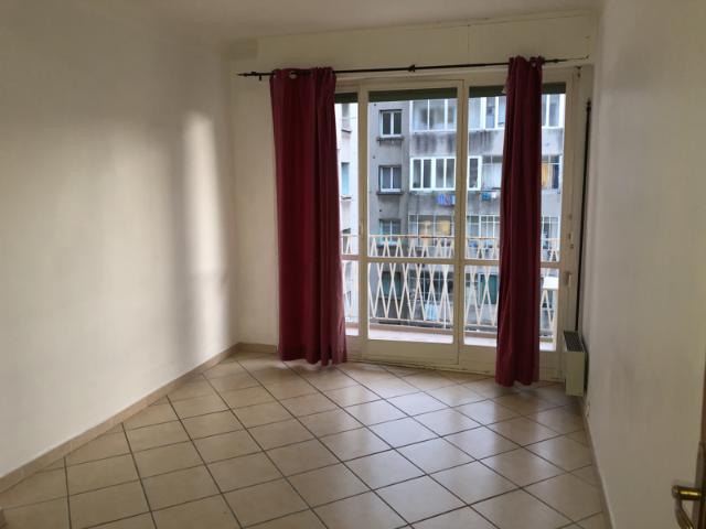 BLANCARDE: APPARTEMENT DE TYPE 3 TRAVERSANT 57M2