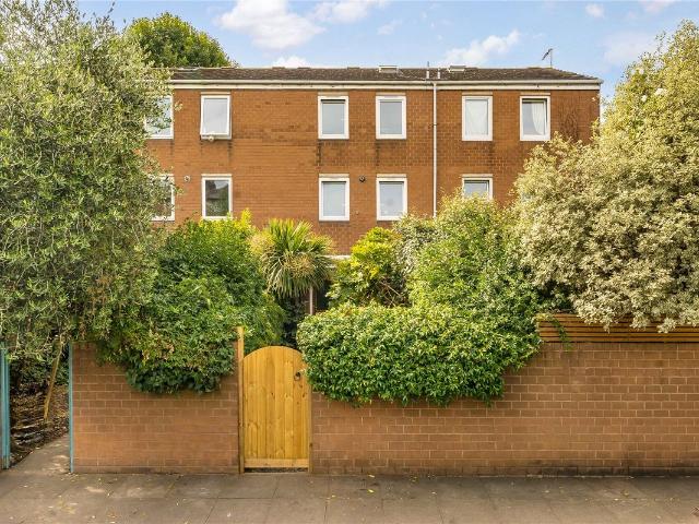 Blanchard Way, London E8, 2 bed maisonette to rent, £2,850 pcm | PrimeLocation