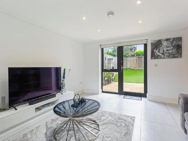 Blanchland Road, Morden SM4, 4 bed property to rent, £3,000 pcm | PrimeLocation
