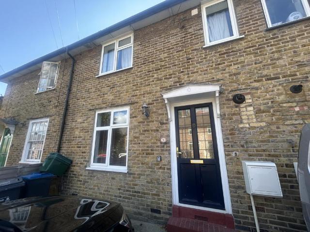 Blanchland Road, MORDEN SM4 2 bed terraced house £1,950 pcm £450 pw