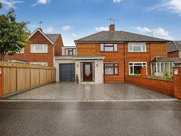 Blandford Avenue, Luton, Bedfordshire LU2, 5 bed detached house to rent, £3,000 pcm | PrimeLocation