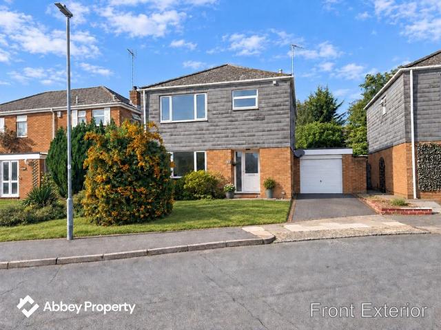 Blandford Avenue, Luton, LU2 3 bed detached house to rent £1,690 pcm £390 pw