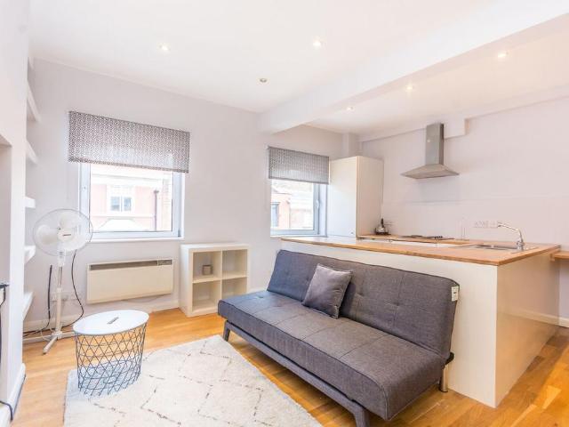 Blandford Street, Marylebone, London. 1 bed flat to rent £2,817 pcm £650 pw