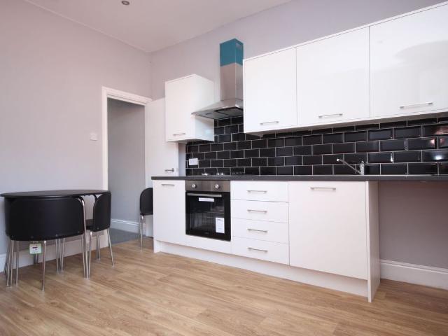 Blandford Road, Salford M6, 4 bed shared accommodation to rent, £1,993 pcm | PrimeLocation