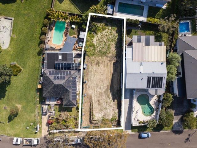 Blank canvas block in a sought after Allambie Heights pocket
