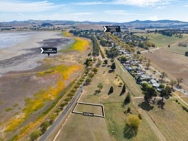 Blank Canvas Block Opposite Lake Learmonth