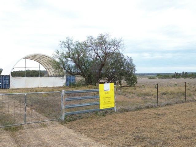 Blank Canvas with Big Potential 3 Acres in Aubigny!