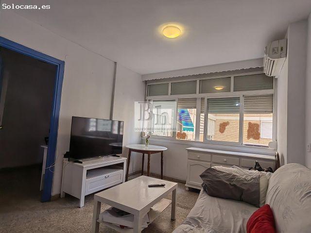 BLANHOGAR VENDE PISO JUNTO AL VIALIA!