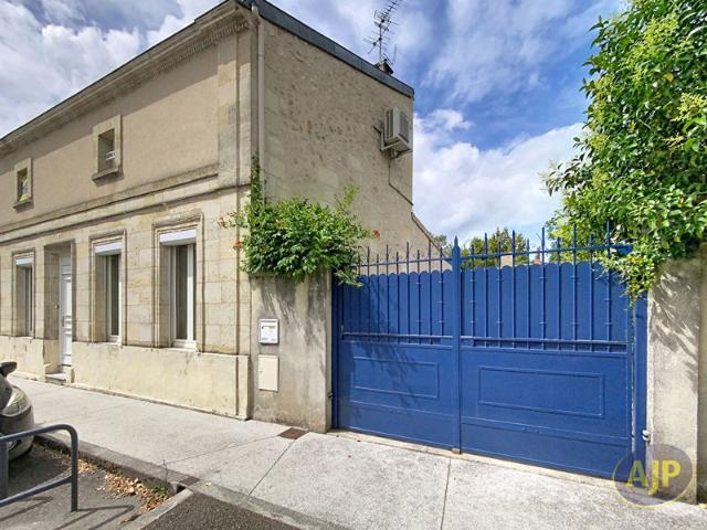 Blanquefort, Maison en pierres de taille 5 pièces 141 m2