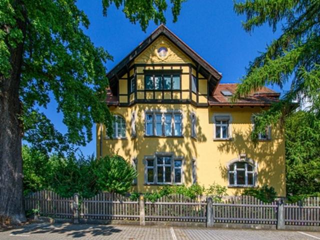 BLASEWITZ – BÜRO MIT 3 RÄUMEN – VILLA – PKW PARKFLÄCHEN – NEUER BODENBELAG – RUHIG & ZENTRAL GELEGEN