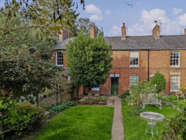 Bletchingdon Road, Kirtlington OX5, 2 bed cottage to rent, £1,400 pcm | PrimeLocation